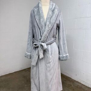 Anne Klein gray grey plush fur collar robe